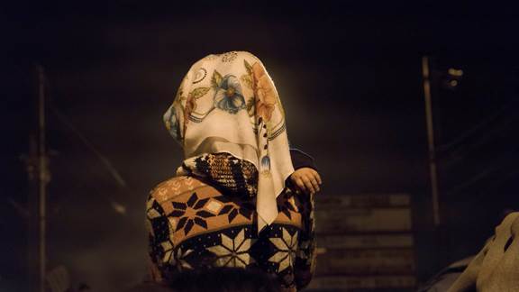 說明: Macintosh HD:Users:chendong:Desktop:張乾琦 工作坊:工作坊:官方作品:中文圖說:AZMA:8. 張乾琦，“AZMA”視頻截圖，2017 .jpg