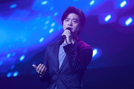 說(shuō)明: G:20180511滿京華發(fā)布會(huì)(照片資料)挑選4G2A3214.JPG